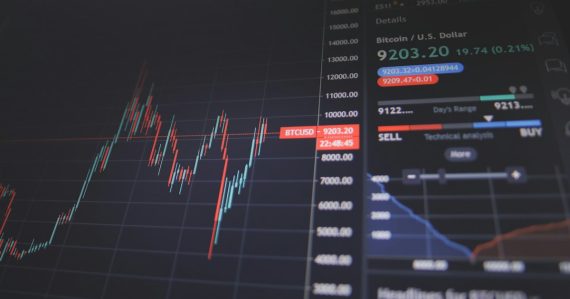 Screen showing a trading chart, illustrating cloud computing in banking