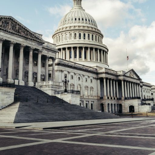 The capitol building in Washington DC, illustrating federal agencies adopting cloud services