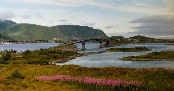 A bridge over a body of water, illustrating patent risks in cloud computing
