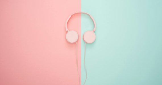 White corded headphones, illustrating Amazon Cloud Player and iTunes