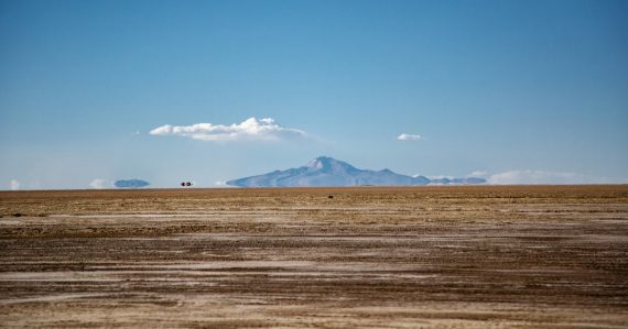 Mountain across brown desert, illustrating data governance in the cloud