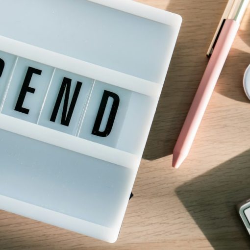 A keyboard with the word trend spelled on it, illustrating notable trends in virtualization