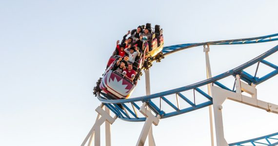 People riding a roller coaster, illustrating the Gartner hype cycle for cloud computing