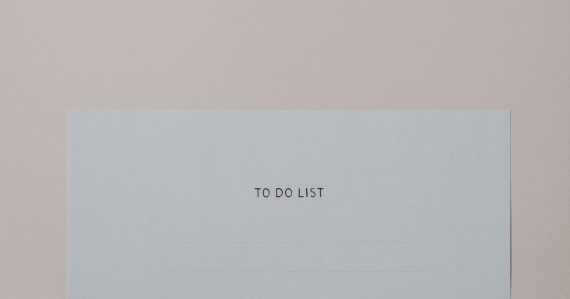 A piece of paper with the words to do list on it, illustrating midmarket CIO cloud priorities